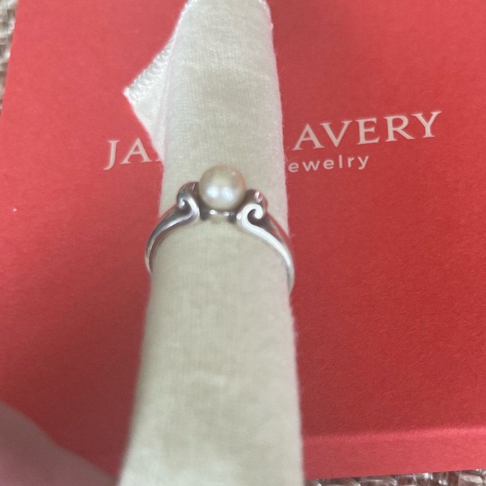 RETIRED JAMES AVERY RETIRED PEARL SCROLL RING